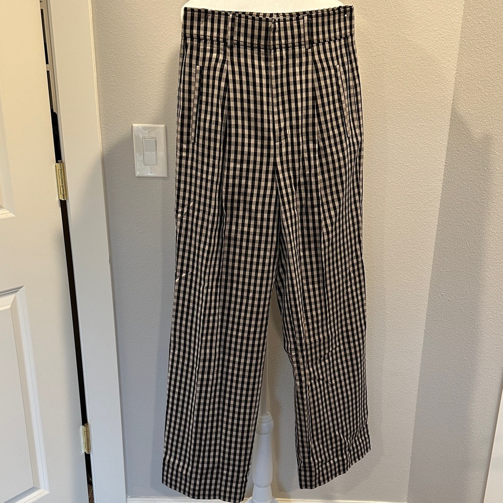 Chic Everlane Checkered Trousers